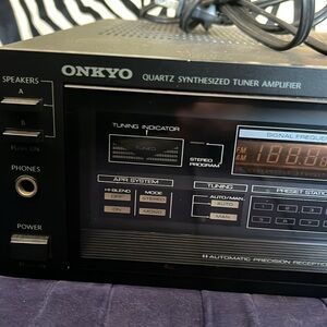 Vintage ONKYO Black Quartz Synthesized Tuner Amplifier